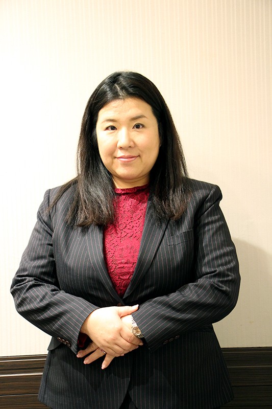 シニアアナリスト 佐藤花子